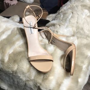 Size 9 Stecy Steve Madden Heels!